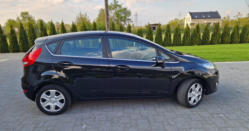 Ford Fiesta cena 20999 przebieg: 239000, rok produkcji 2012 z Wąchock małe 529